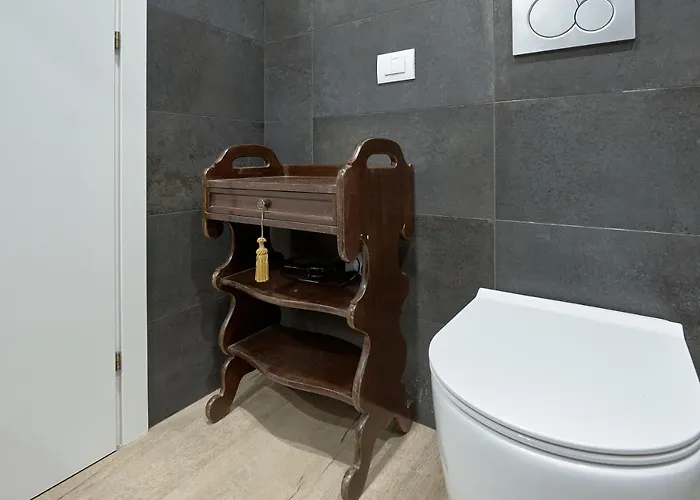 Interno 9 A San Pietro * רומא