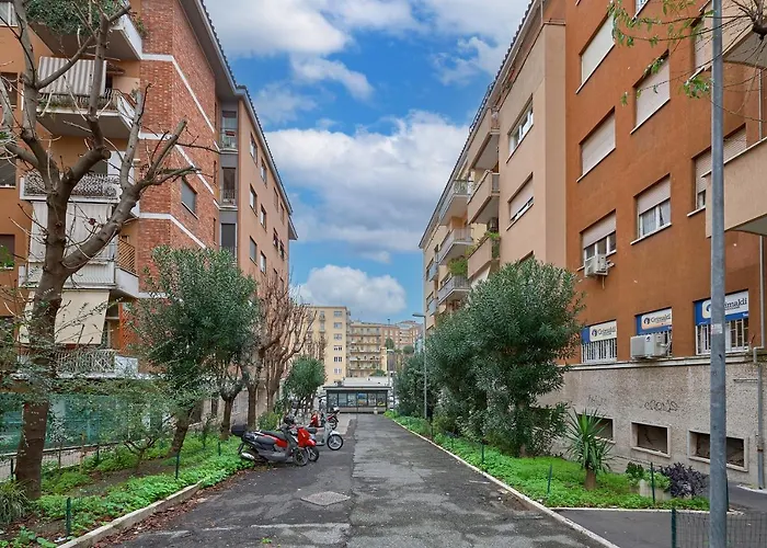 Interno 9 A San Pietro * רומא
